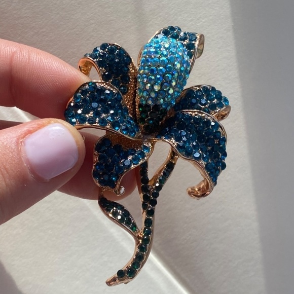 STUNNING flower pendant - Picture 5 of 14